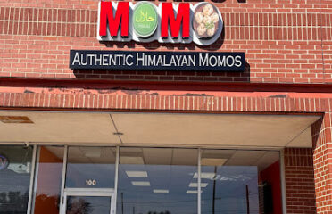 Everest Momo & Kabab
