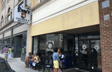 Dame’s Chicken & Waffles