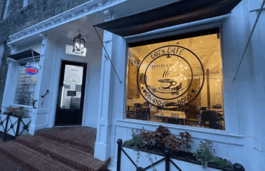 Cozy Cafe & Bakery