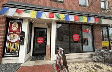 Momo & Sushi Cafe
